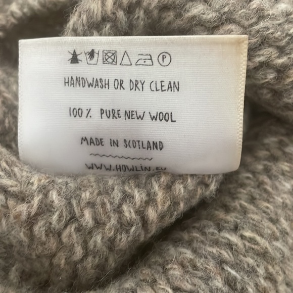 Scottish Wool Sweater - Picture 6 of 6